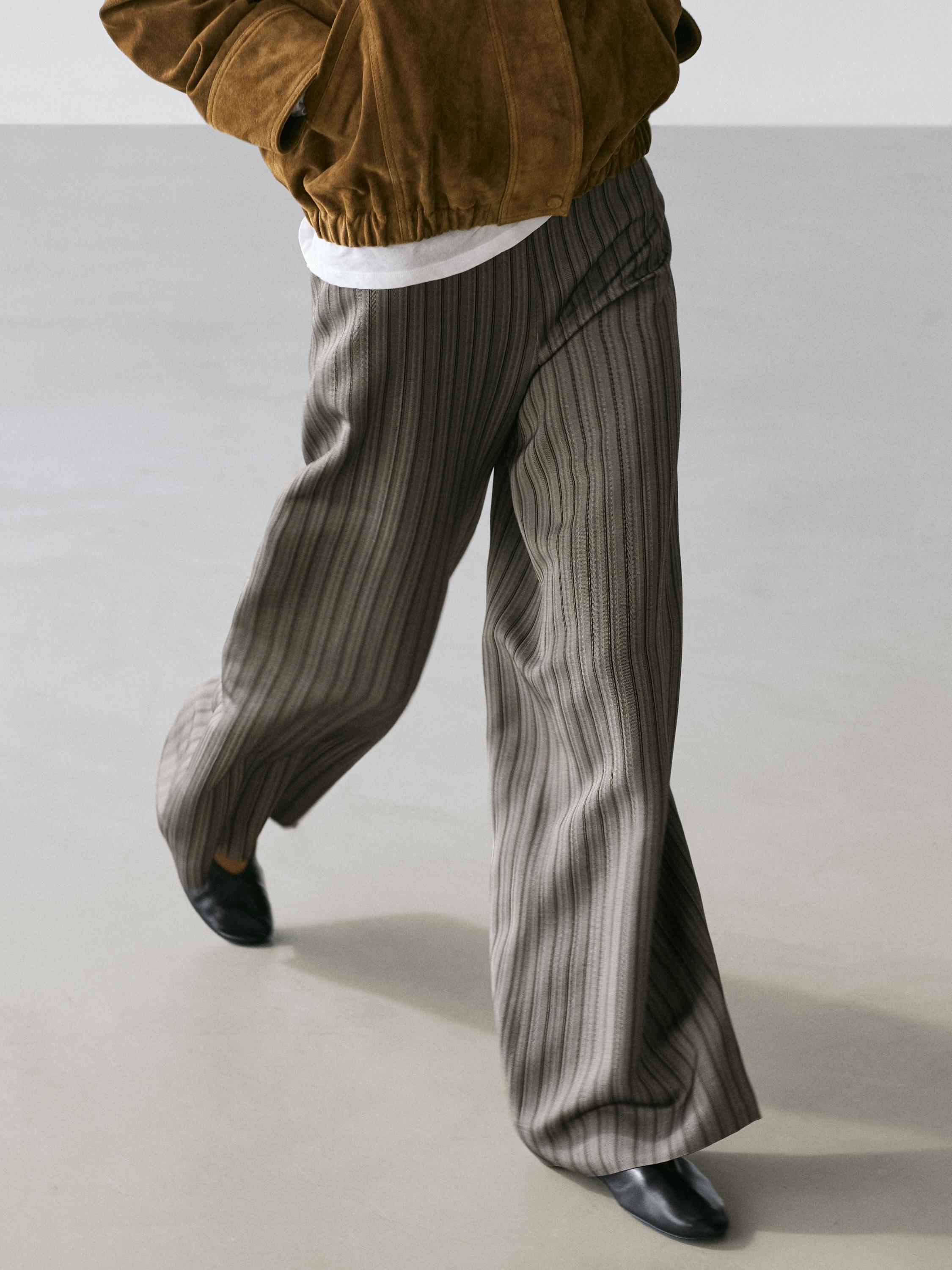 Wide-leg trousers with striped details